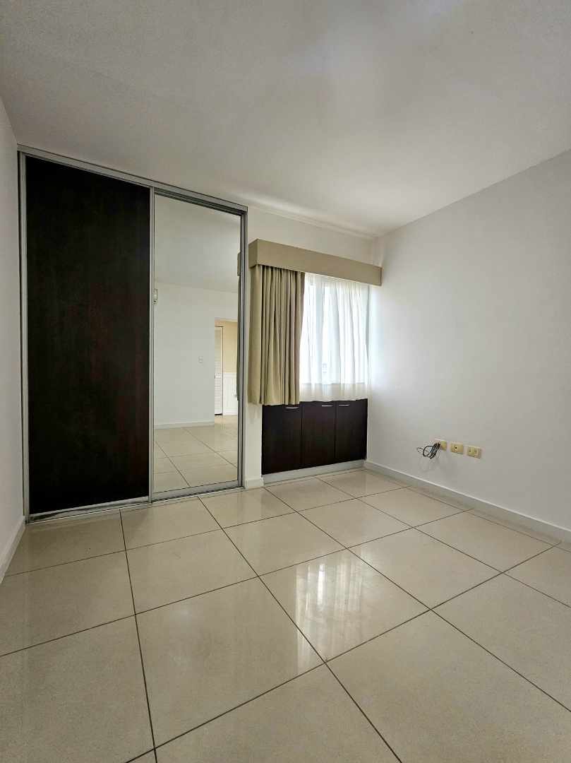 Departamento Av Pirai entre 4 y 5to anillo DEPARTAMENTO EN ALQUILER – COND VISTA VERDE Foto 7