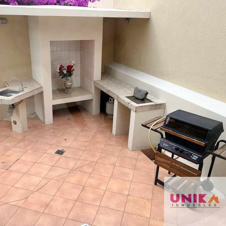 Casa en Venta🏡 HERMOSA CASA AMPLIA Y LLENA DE SOL EN VENTA, EN EL LUGAR MAS CÉNTRICO DE ACHUMANI 4 dormitorios 5 baños 4 parqueos Foto 16