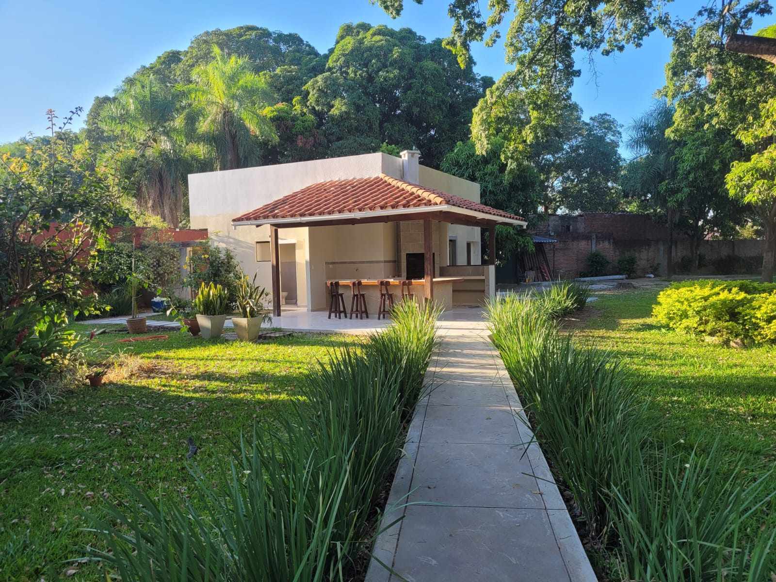 Casa en Entre 6to y 7mo anillo Norte en Santa Cruz de la Sierra 5 dormitorios 7 baños 8 parqueos Foto 3