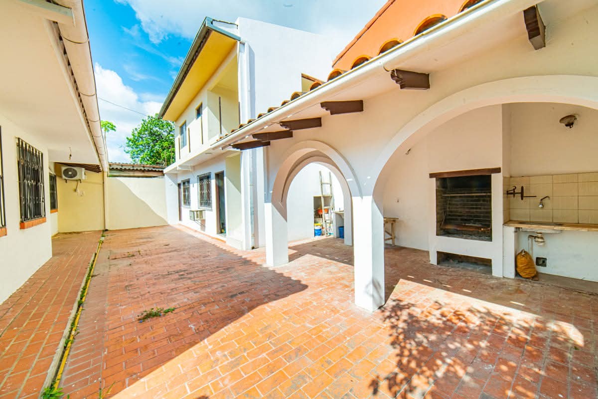 Casa en VentaZONA FERIA BARRIO LINDO Y 2DO ANILLO!! 6 HAB. Foto 5