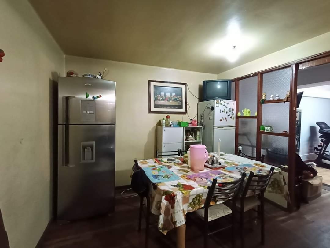 Casa en VentaAlto Obrajes sector B 4 dormitorios 2 baños 1 parqueos Foto 11