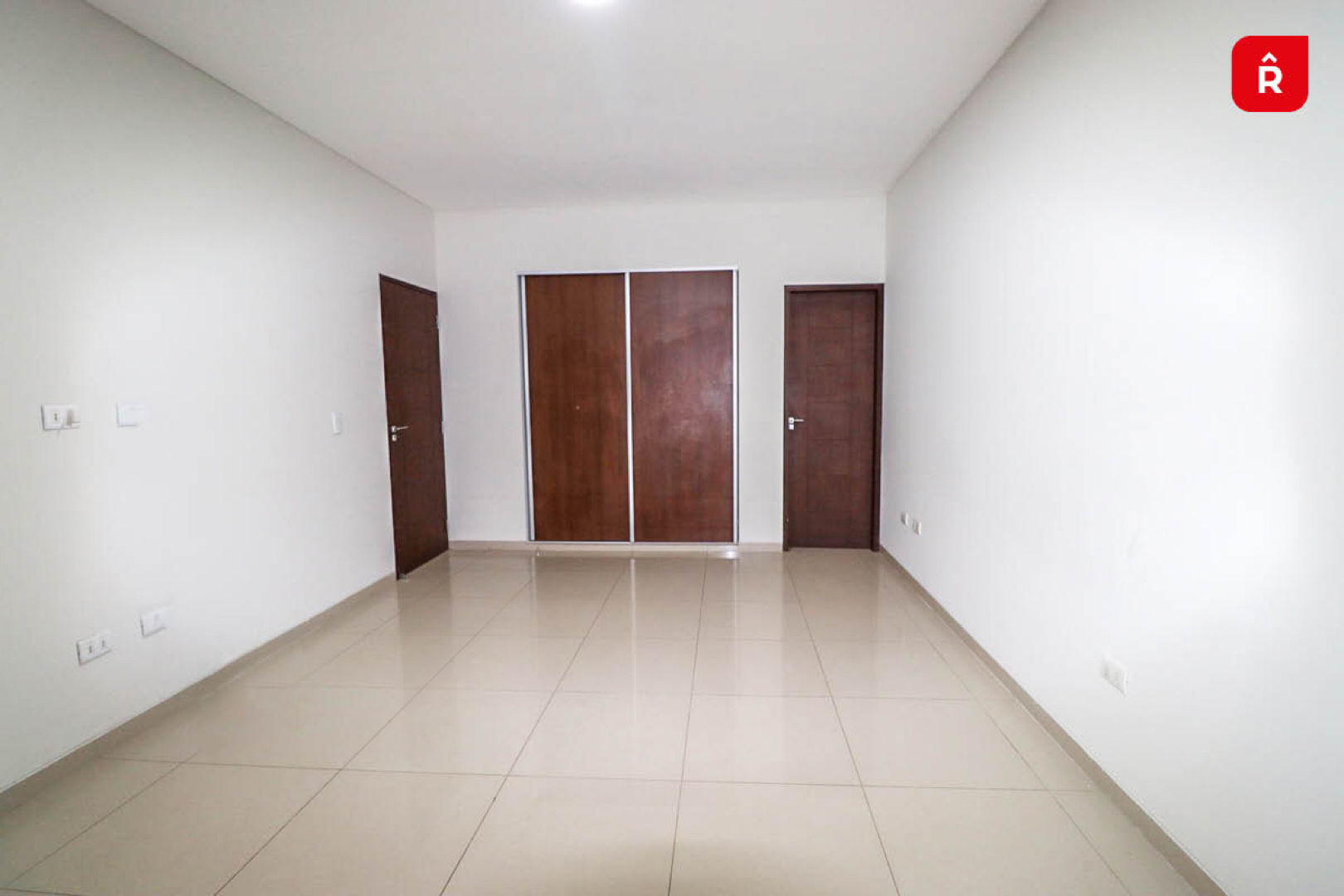 Casa en Entre 7mo y 8vo anillo Norte en Santa Cruz de la Sierra 4 dormitorios 6 baños 2 parqueos Foto 10