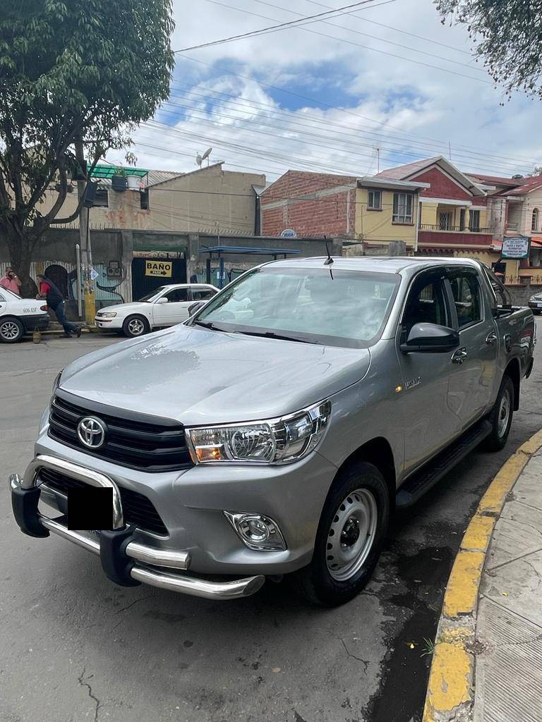 Terreno en Venta$us.32.800.-  CAMIONETA TOYOTA HILUX SACADA DE TOYOSA COCHABAMBA    Foto 1