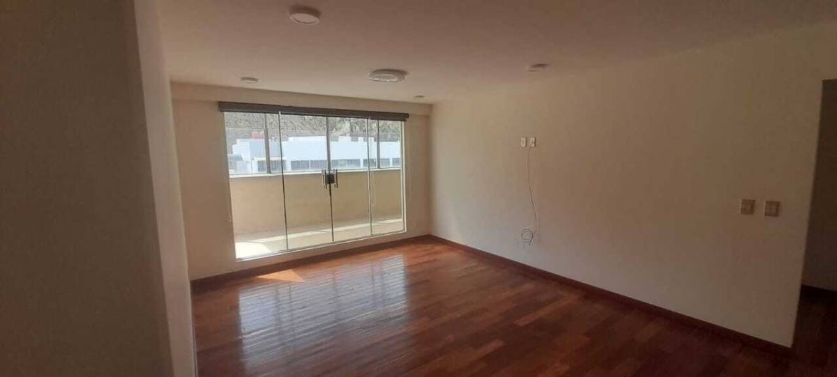 Departamento en VentaACHUMANI, CALLE 32 3 dormitorios 4 baños 1 parqueos Foto 2