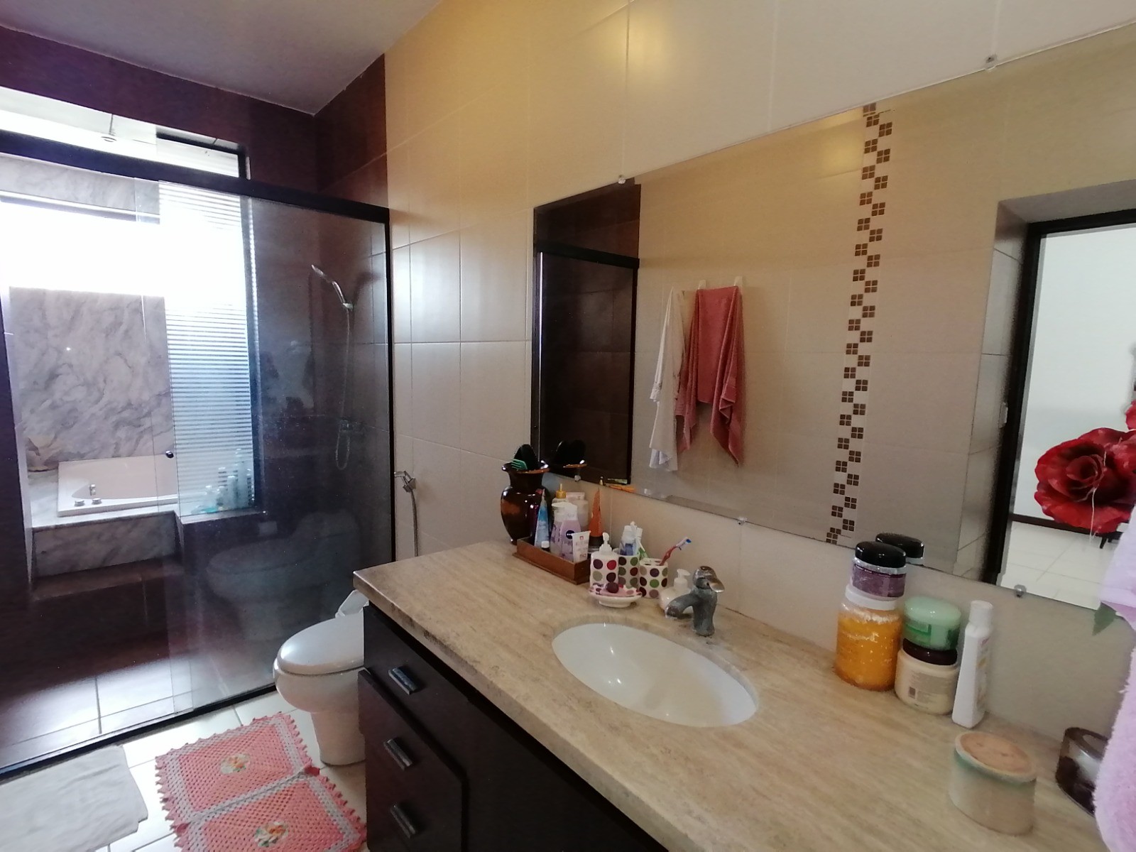 Casa en Entre 6to y 7mo anillo Norte en Santa Cruz de la Sierra 4 dormitorios 4 baños 2 parqueos Foto 18