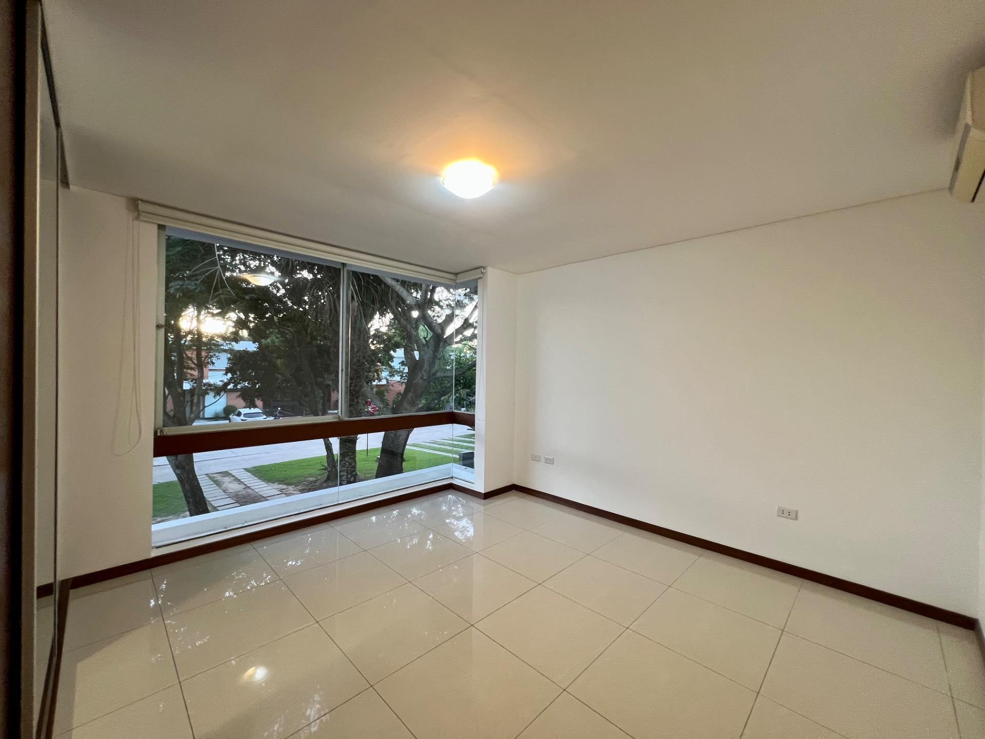 Casa en AlquilerCond. Costa Los Batos, Urubó Foto 6