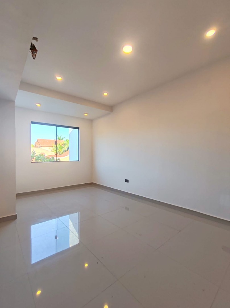 Casa en VentaZONA OESTE
AV. Piraí y Rad. 17½
Casa Independiente  3 dormitorios 3 baños 2 parqueos Foto 11