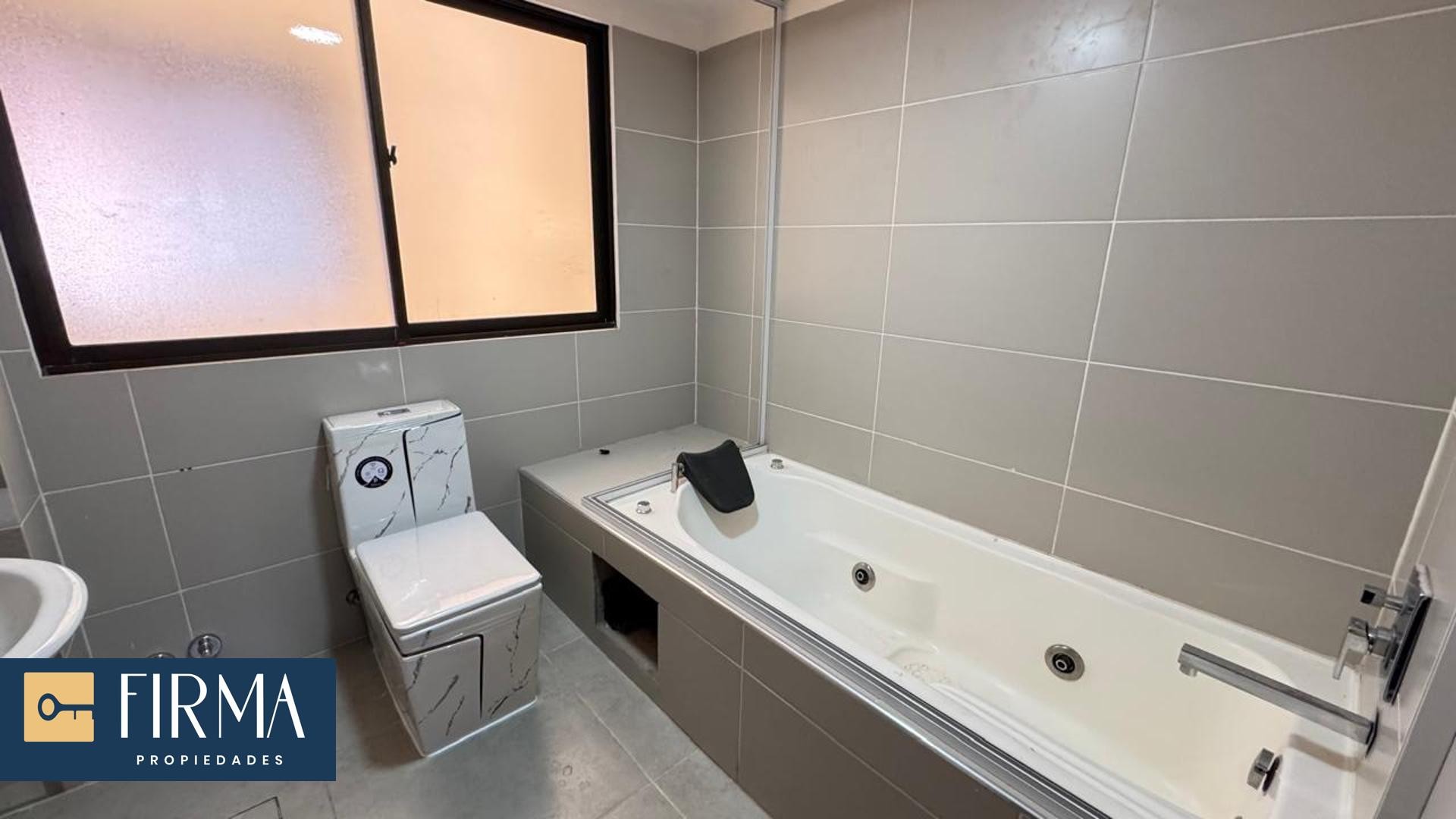 Casa en AlquilerCASA EN ALQUIER, ACHUMANI 4 dormitorios 6 baños 3 parqueos Foto 13