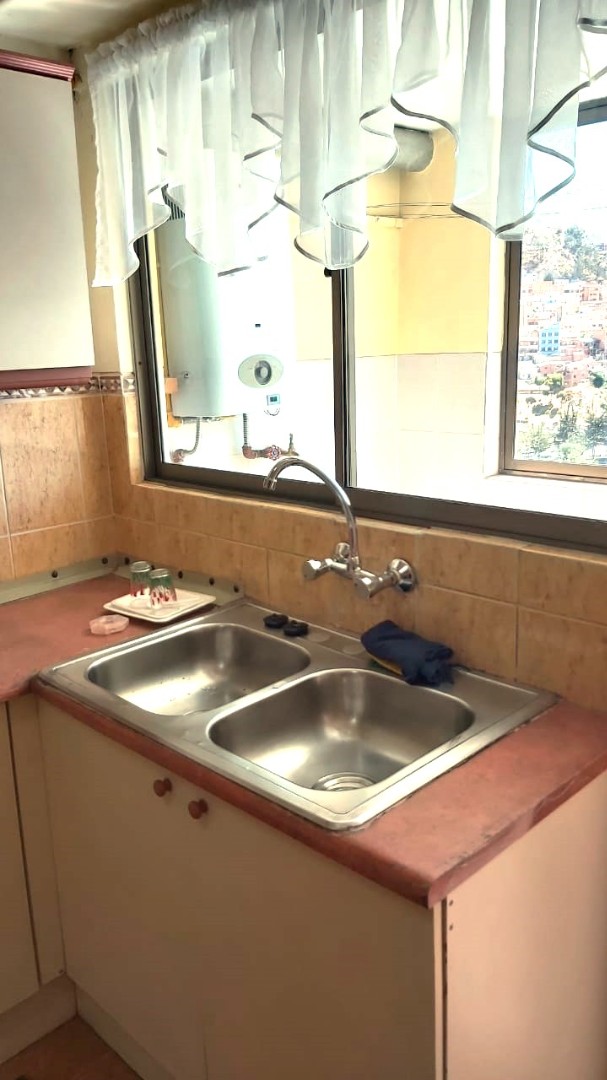 Departamento en San Jorge en La Paz 3 dormitorios 3 baños  Foto 12