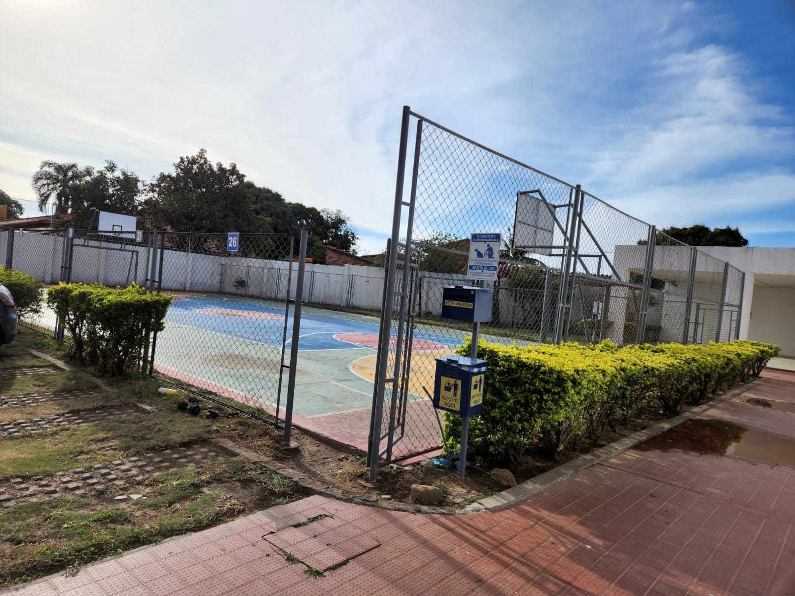 Departamento 5to anillo entre radial 27 y Banzer Foto 9