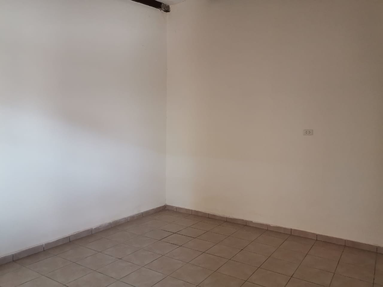 Casa en VentaAVENIDA LA CAMPANA  UNA CUADRA ANTES DEL 8VO ANILLO Y DOS CUADRAS DEL MERCADO LA CAMPANA Foto 11