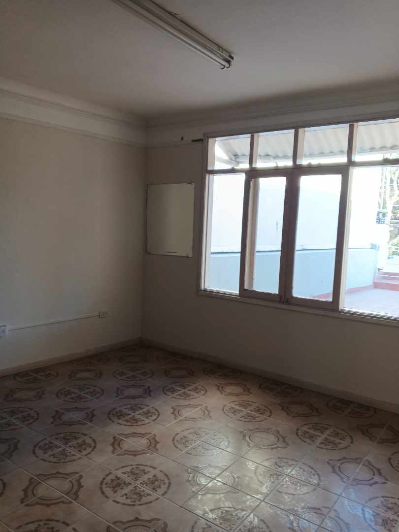 Casa en AlquilerAlquiler de Casa sobre Av 3er Anillo  5 dormitorios 4 baños 2 parqueos Foto 10