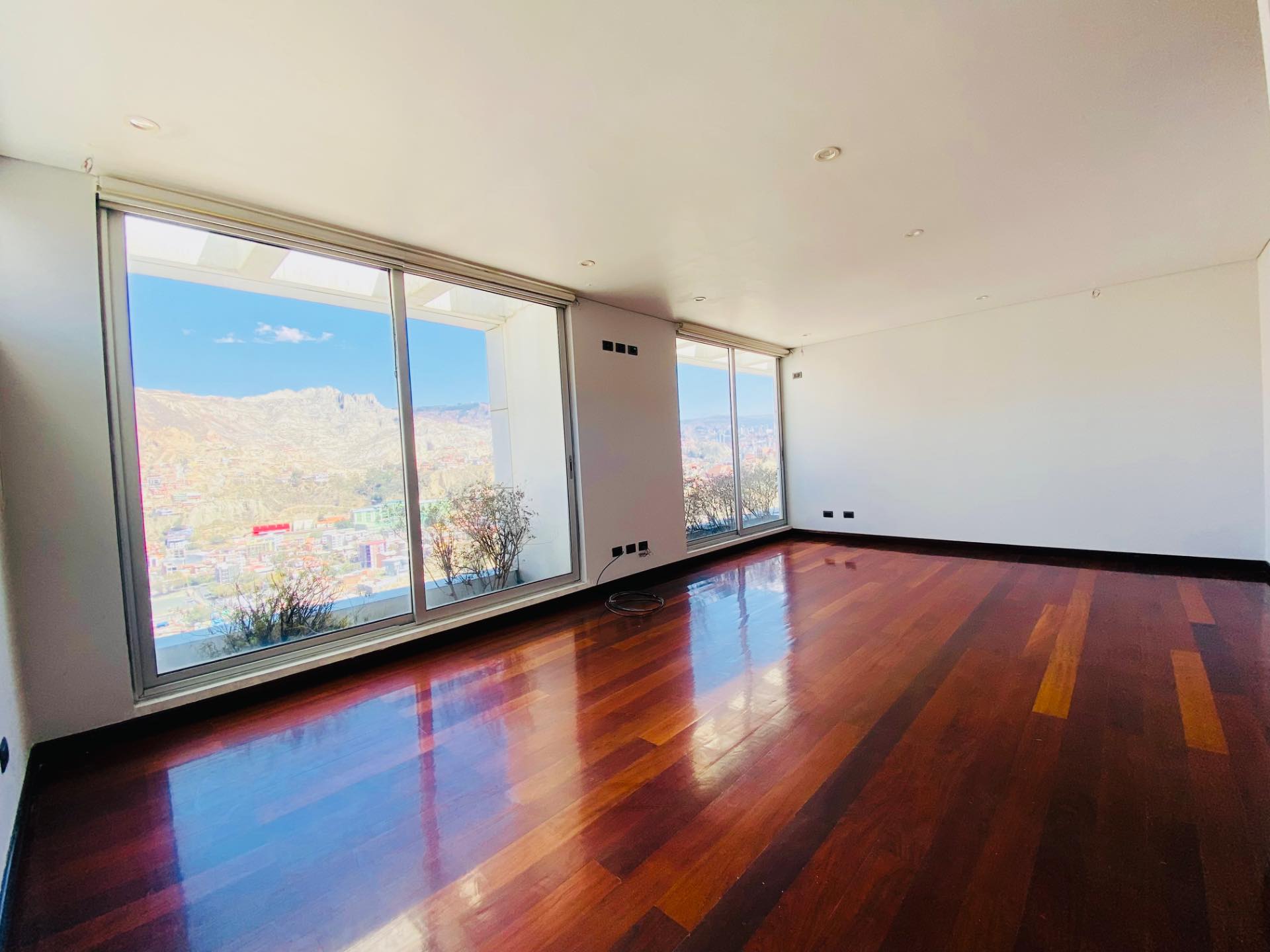 Departamento en AlquilerCalacoto, Av. Ballivian #233 Foto 20