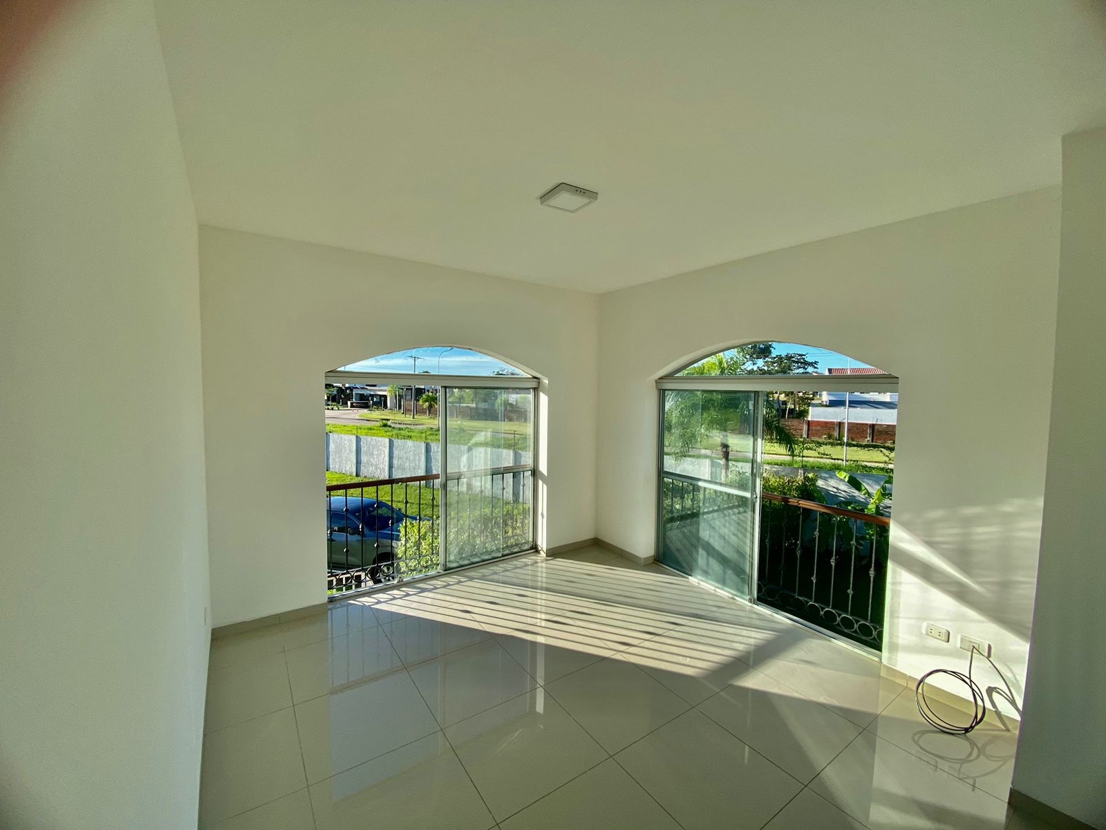 Casa en Urubó en Santa Cruz de la Sierra 3 dormitorios 4 baños 6 parqueos Foto 8