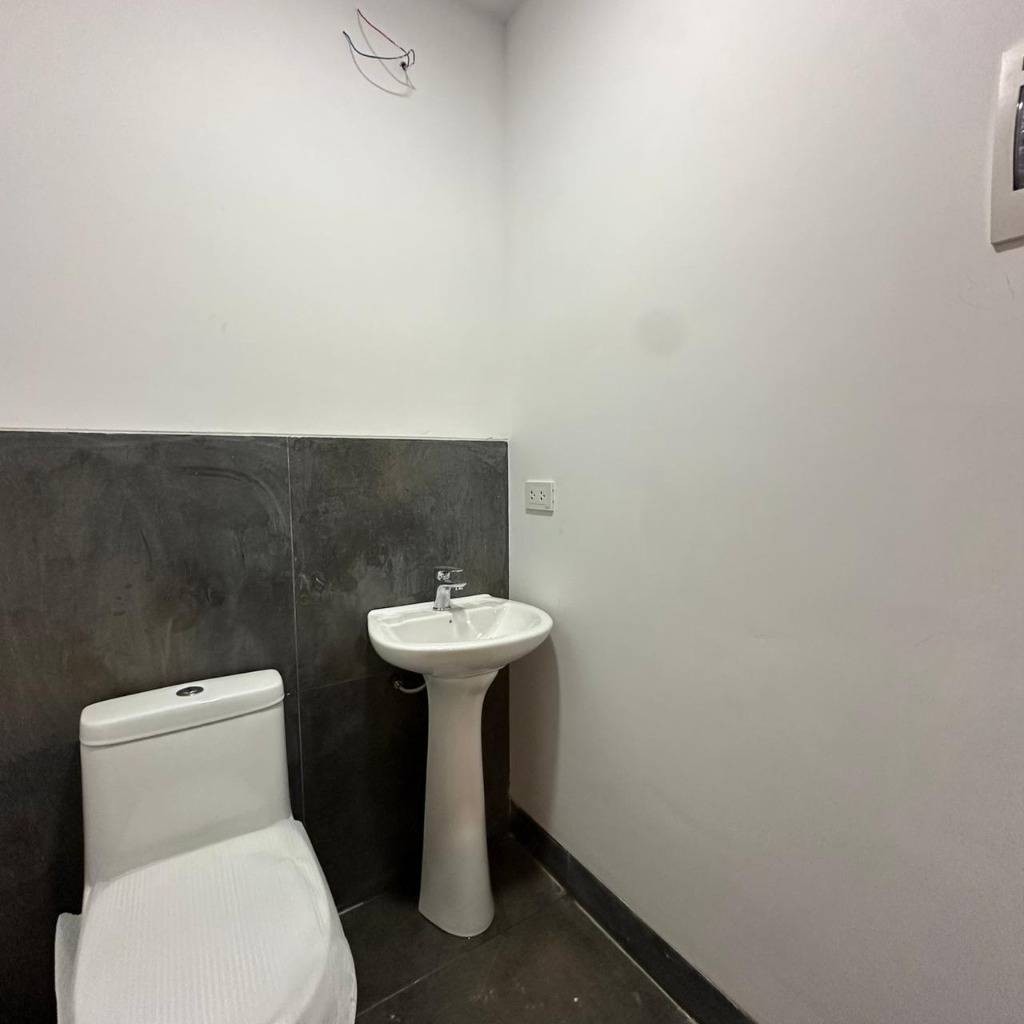 Departamento en AlquilerBONITO DEPARTAMENTO AMOBLADO O VACIO EN ALQUILER DE 2 DORMITORIOS EN CALACOTO CENTRO 2 dormitorios 3 baños  Foto 5