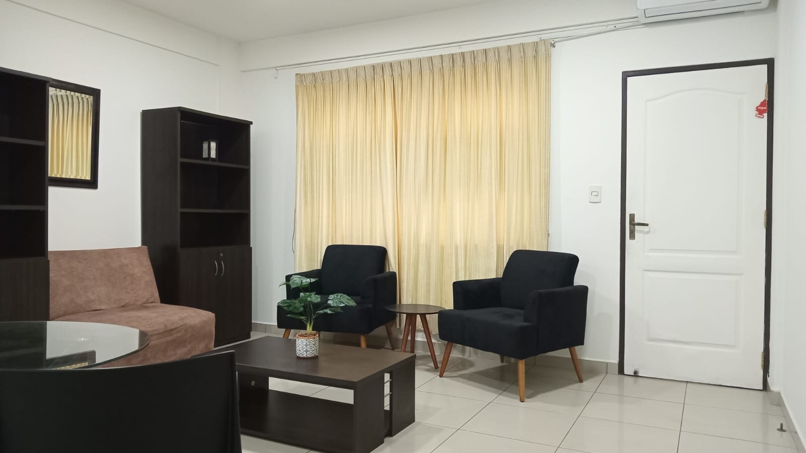 Departamento en Alquiler✨  Equipetrol , incluye expensas y agua 2 dormitorios 1 baños 1 parqueos Foto 1