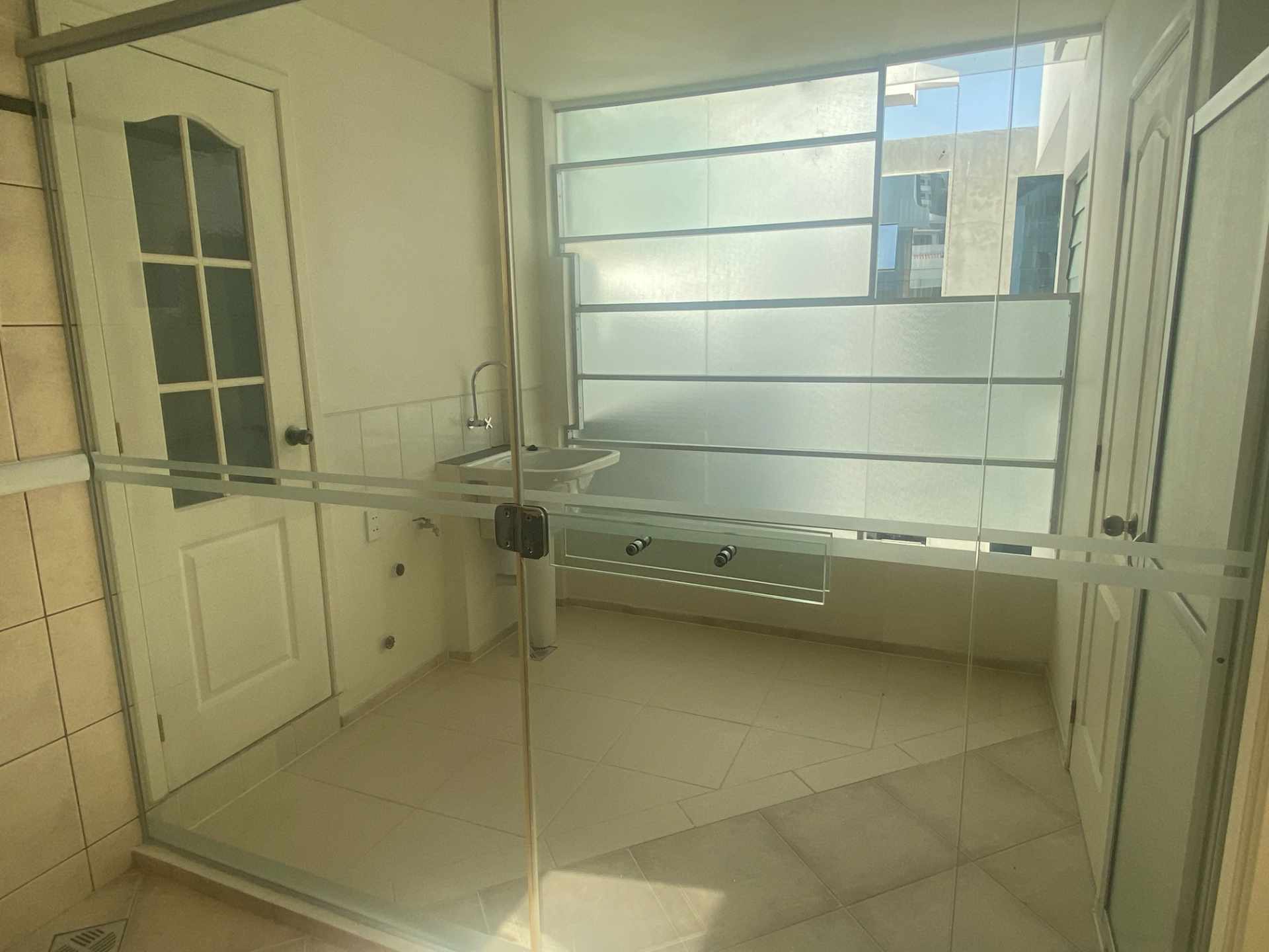 Departamento Av las Violetas #22 Altura calle 31 Foto 3