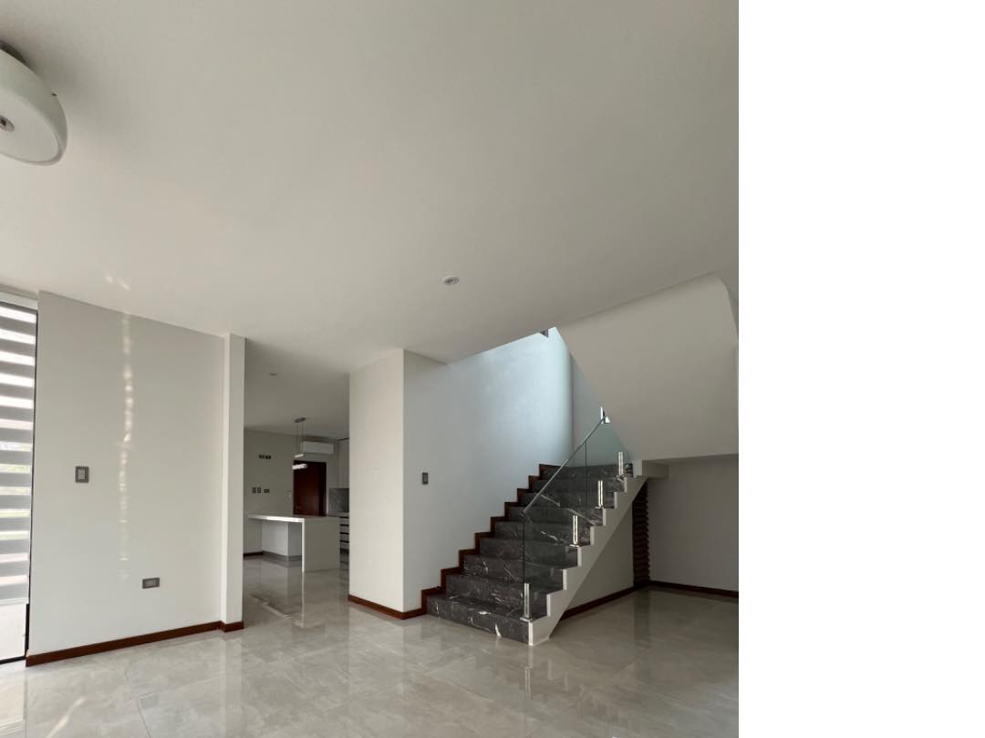 Casa en AlquilerCONDOMINIO EXCLUSIVO ZONA URUBO CERCA AL PUENTE 3 dormitorios 5 baños 4 parqueos Foto 25