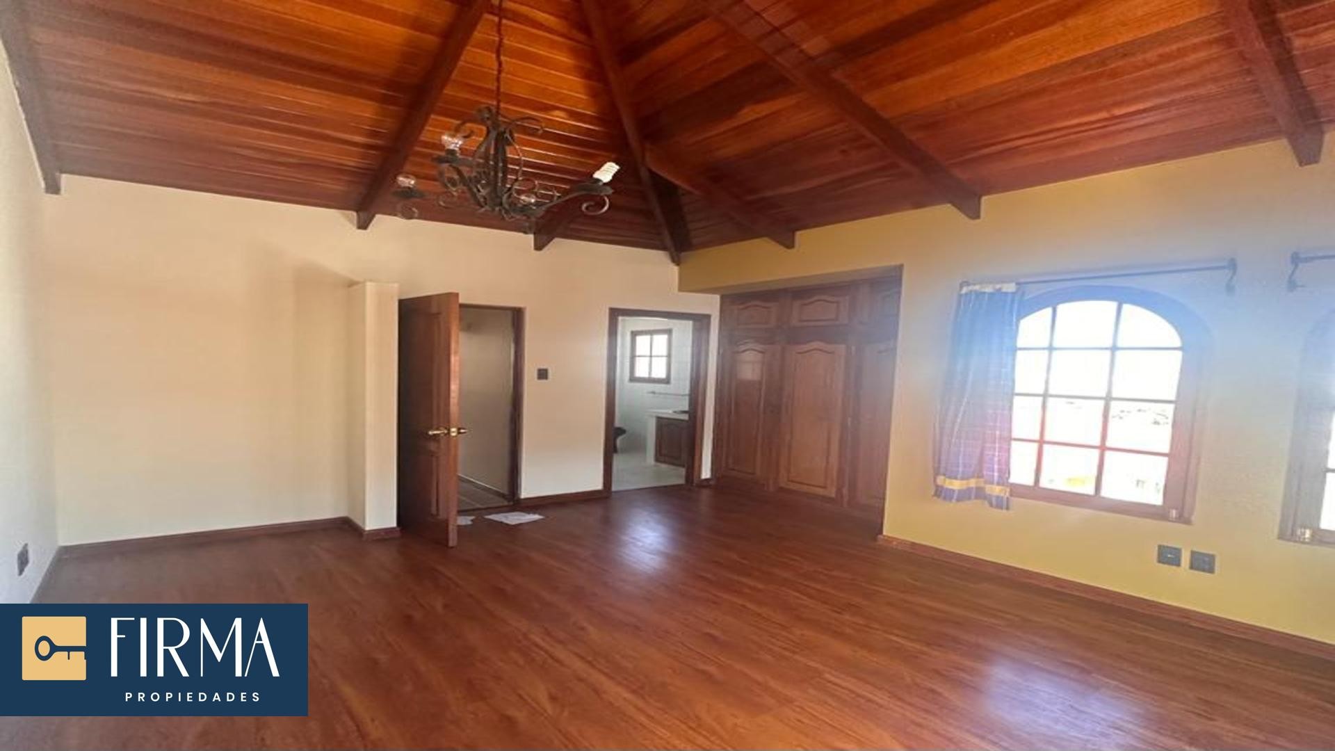Casa en AlquilerCASA EN ALQUILER, LA BARQUETA ACHUMANI 3 dormitorios 6 baños 2 parqueos Foto 10