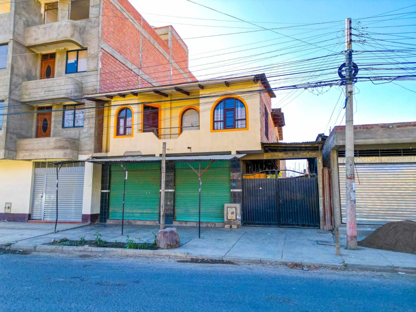 Casa en VentaAv. Colcapirhua (Av. Víctor Ustariz), a la altura del Km 6 de la Av. Blanco Galindo 7 dormitorios 3 baños 3 parqueos Foto 19