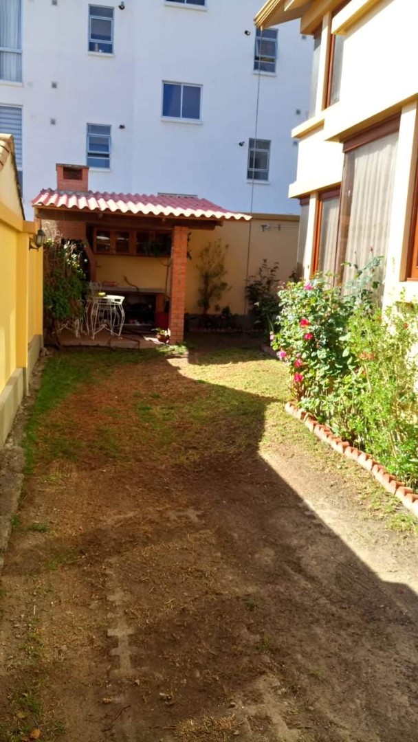 Casa en Irpavi en La Paz 3 dormitorios 3 baños 3 parqueos Foto 10