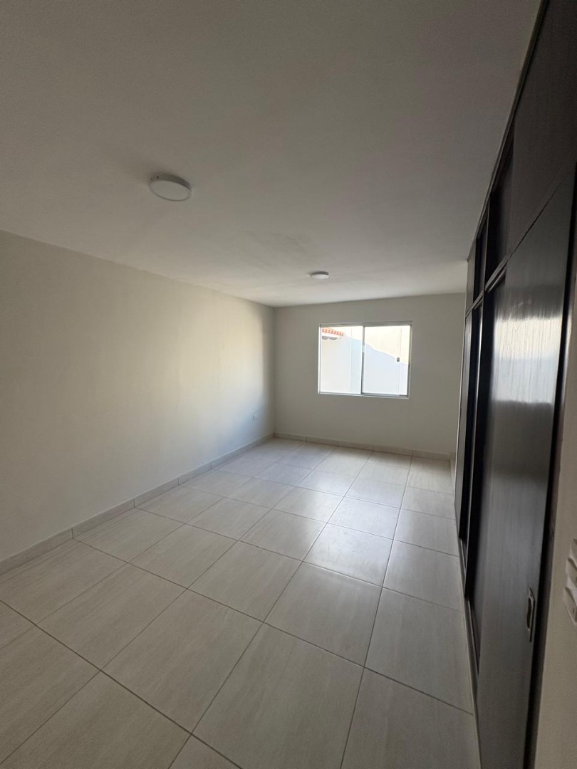 Casa en VentaZona norte, C/ Las Piñas, en plena esquina, entre  la Av. Mutualista y Alemana Foto 11