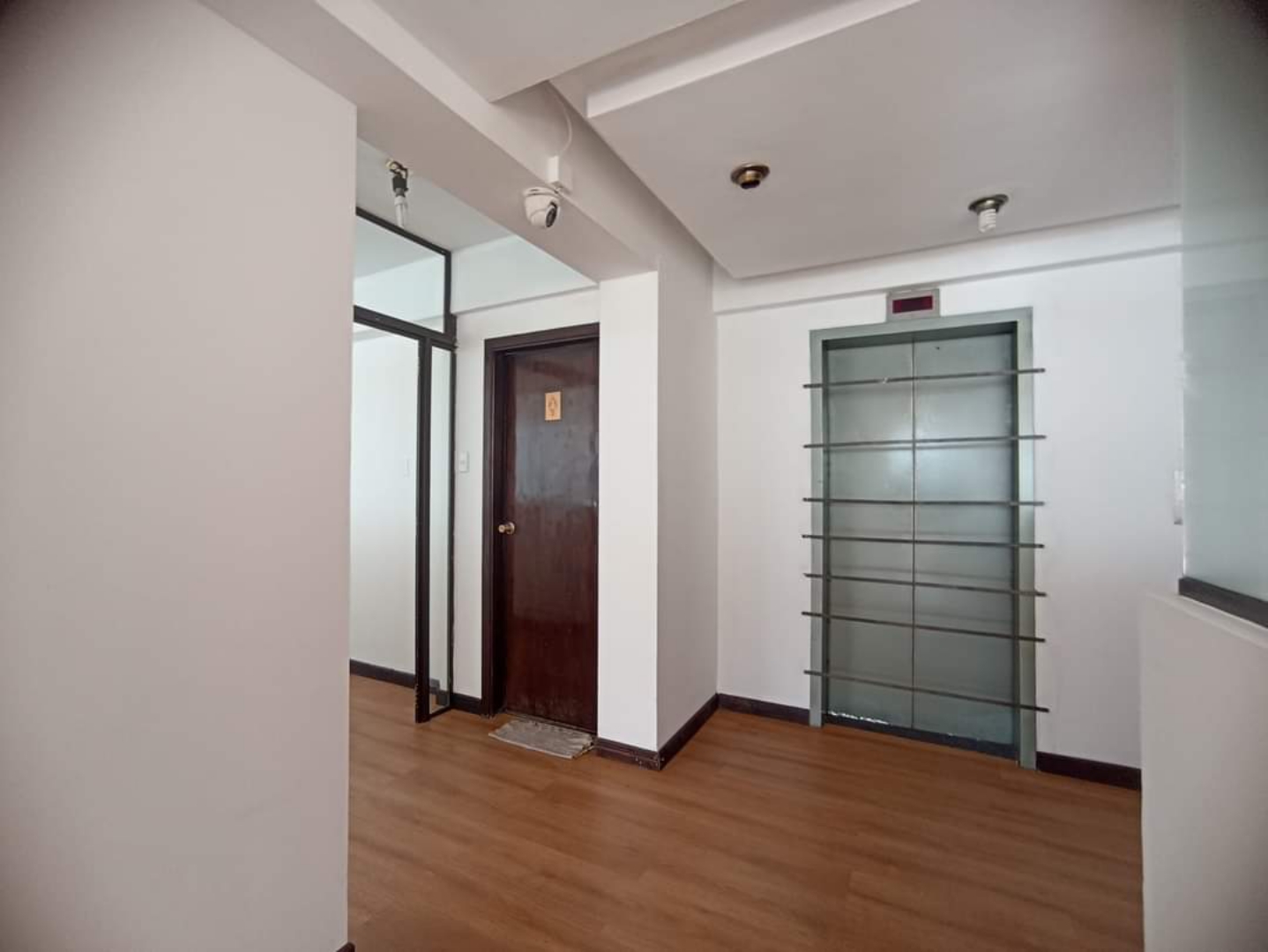 Oficina en VentaEl Prado  1 dormitorios 3 baños  Foto 2