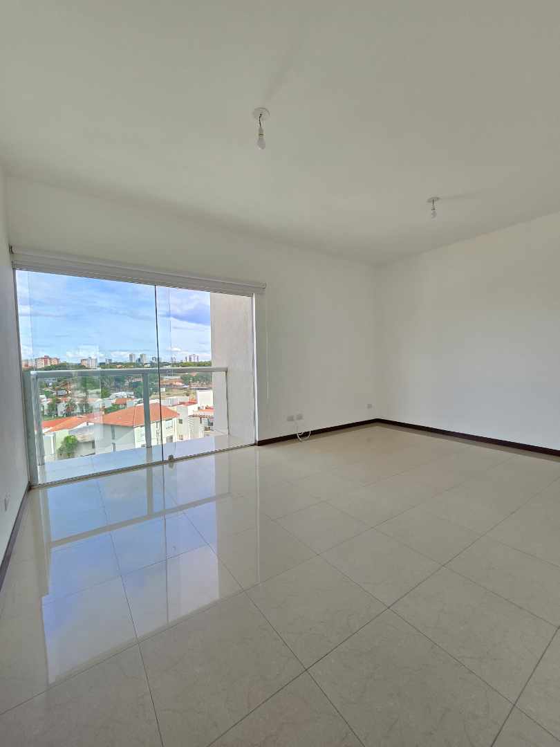 Departamento en AlquilerRadial 26 entre  5 y 6to anillo Foto 9