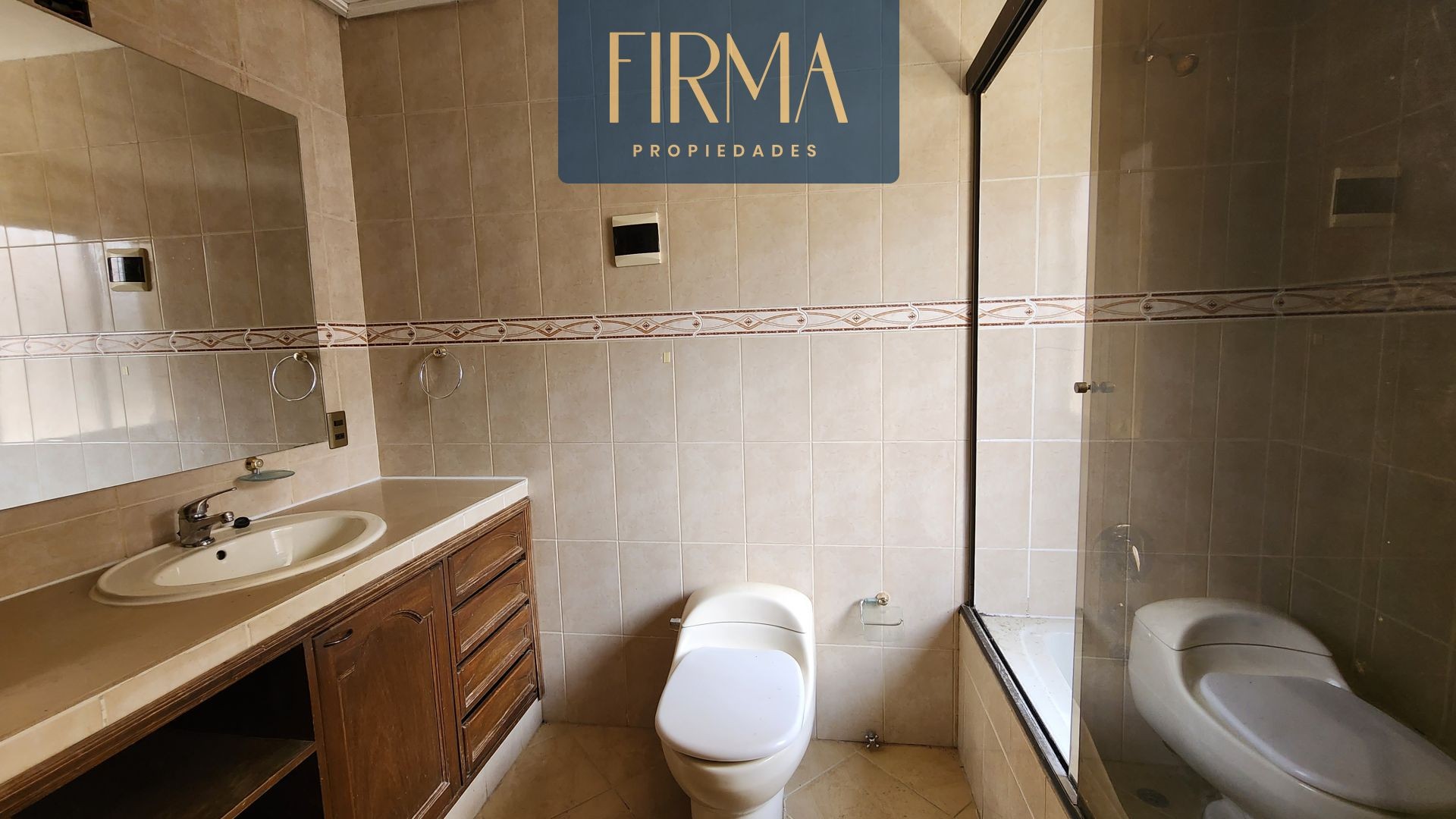 Casa ALQUILA ESTA CASA EN ACHUMANI, CALLE 29 Foto 8