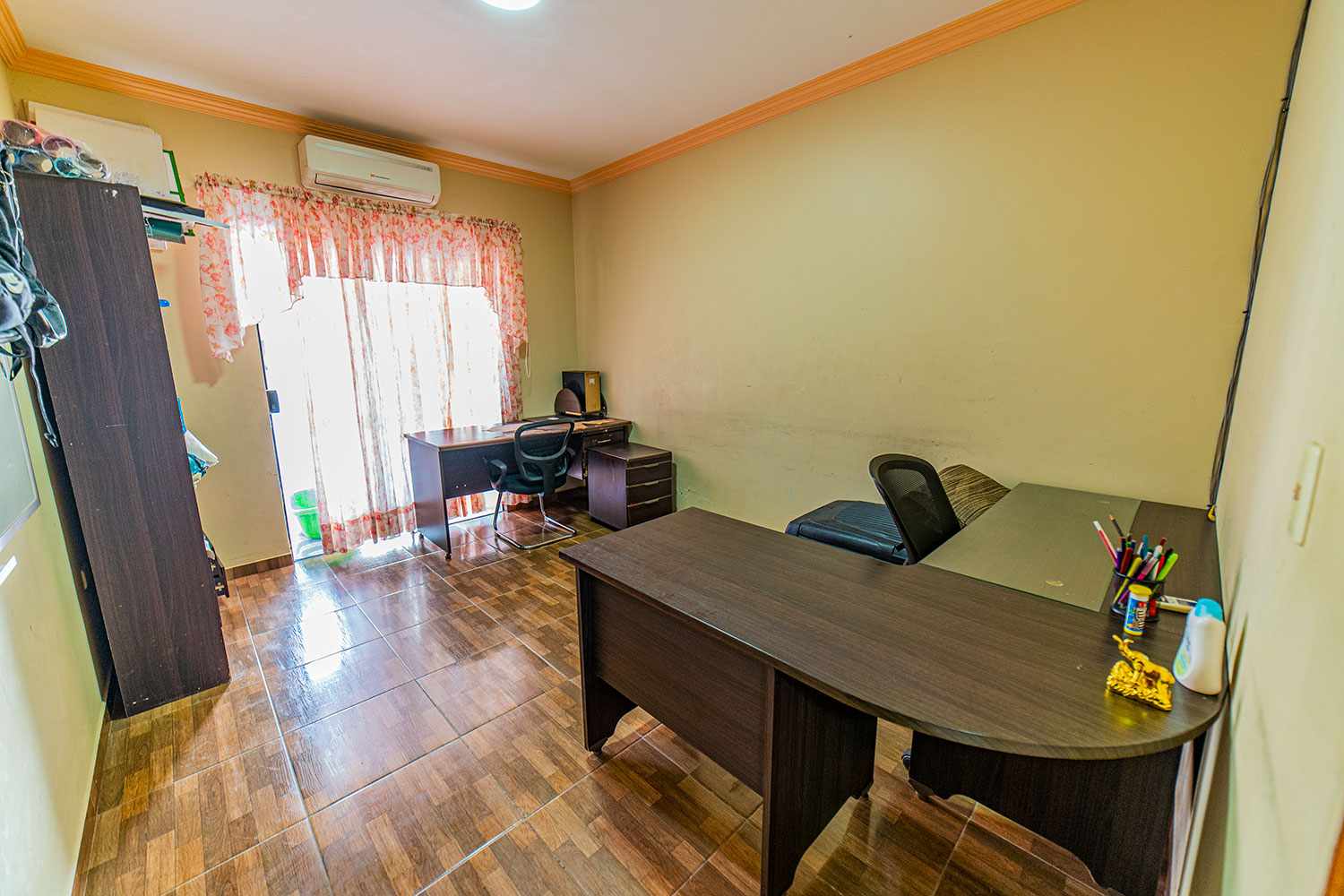 Casa en Entre 5to y 6to anillo Norte en Santa Cruz de la Sierra 4 dormitorios 3 baños 2 parqueos Foto 12