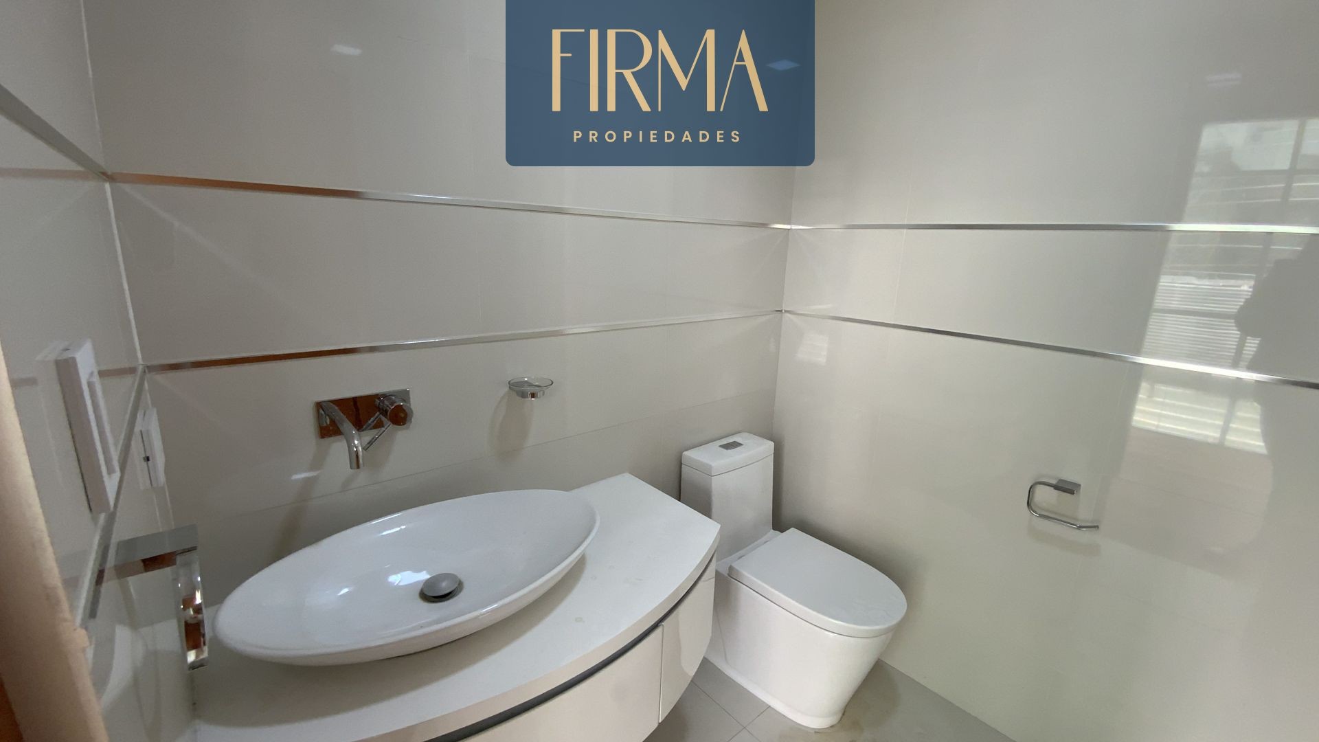 Oficina en VentaCalle 10 de Calacoto 1 dormitorios 1 baños  Foto 2