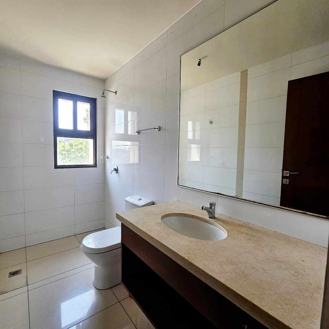 Departamento en AlquilerAV. 1er ANILLO, FRENTE AL PARQUE URBANO Foto 6