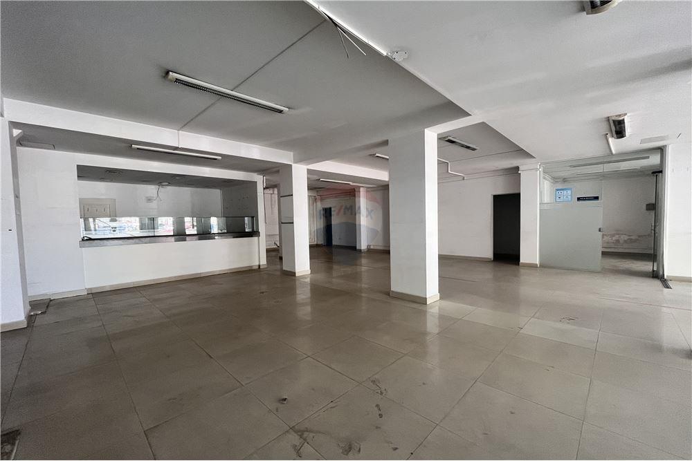 Local comercial en AlquilerAv Ballivian 