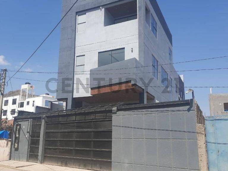 Casa en El Pedregal en La Paz 4 dormitorios 8 baños 2 parqueos Foto 1