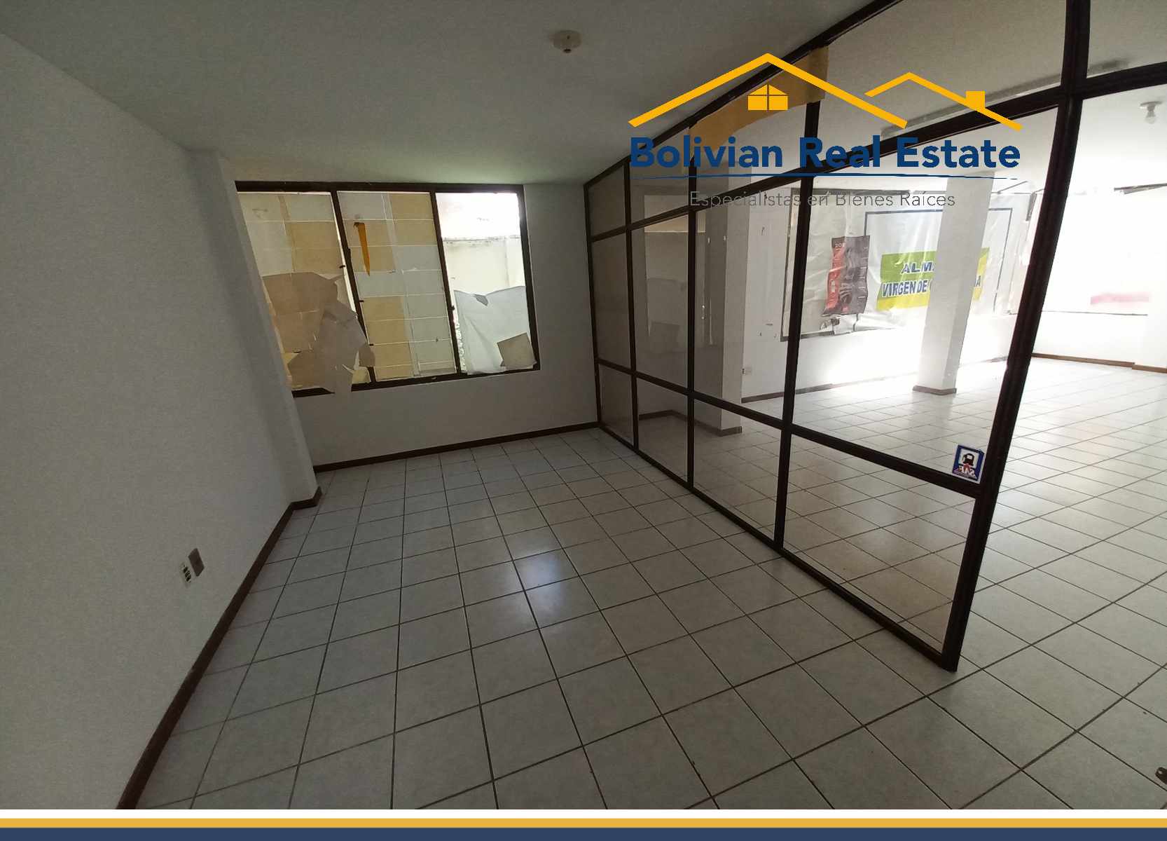 Local comercial en VentaIRPAVI PLAZA LITORAL EN VENTA LOCAL A LA CALLE   2 baños  Foto 6