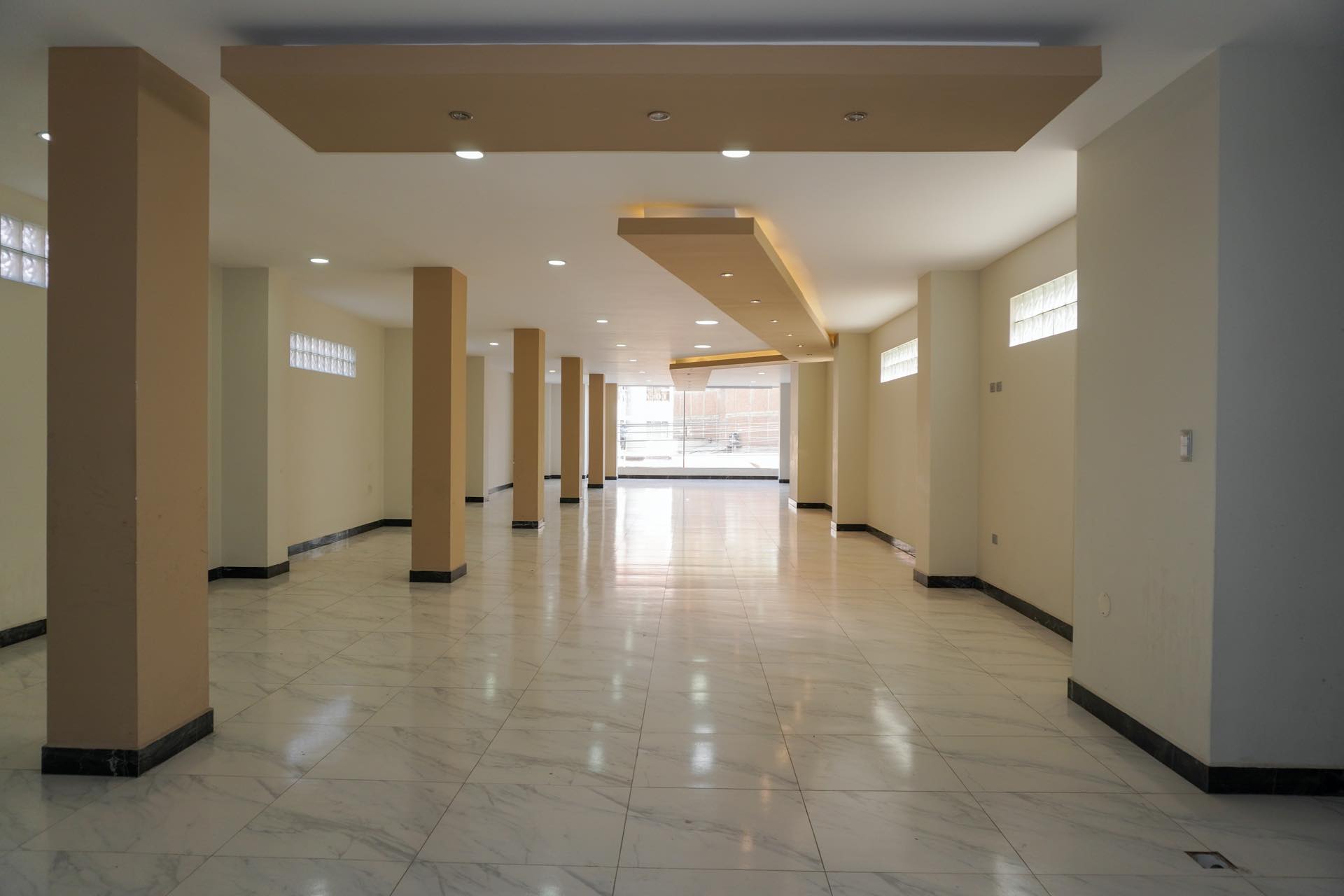 Local comercial en Sudoeste en Cochabamba  1 baños  Foto 9