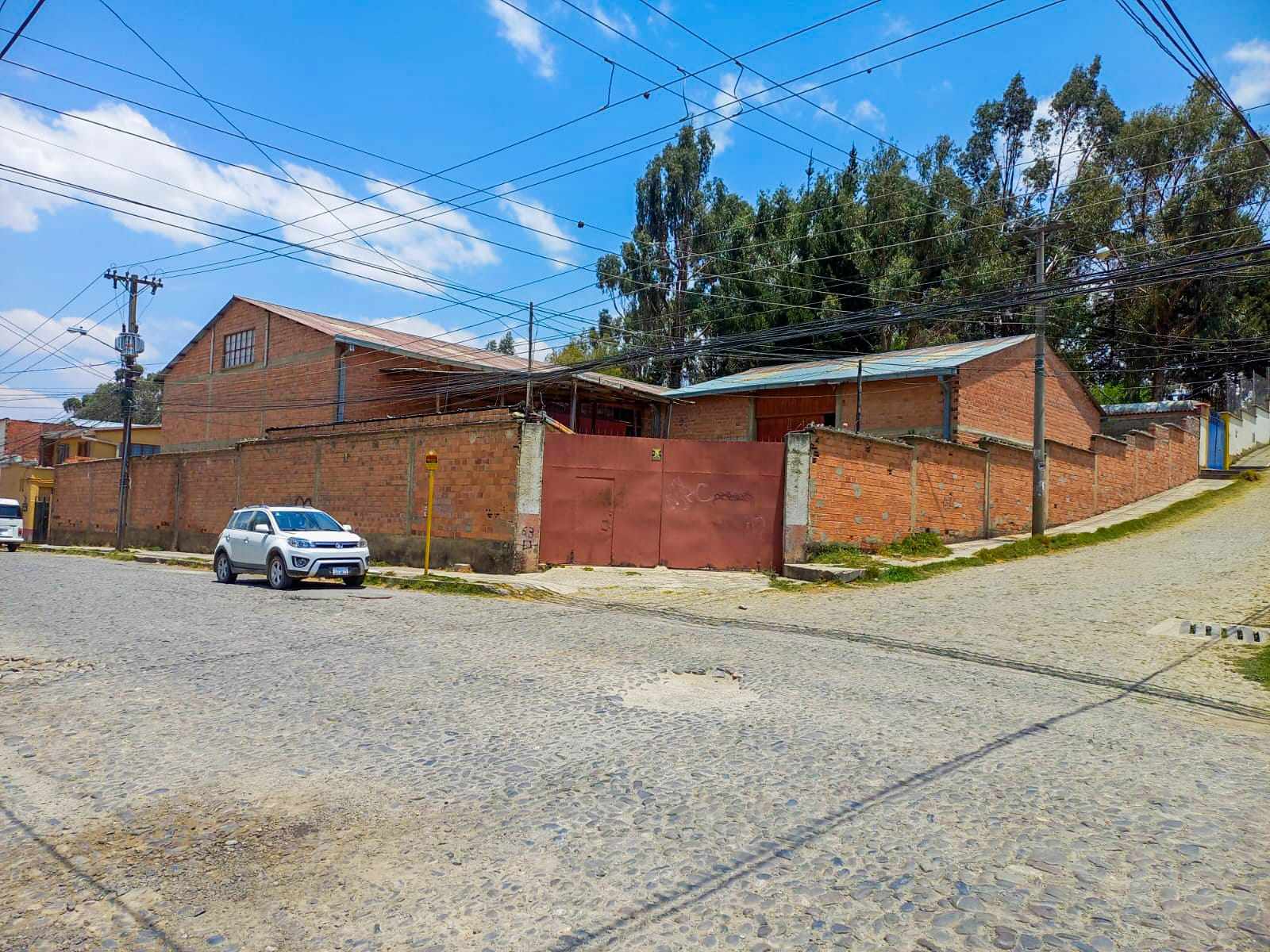 Terreno en Cota Cota en La Paz    Foto 3