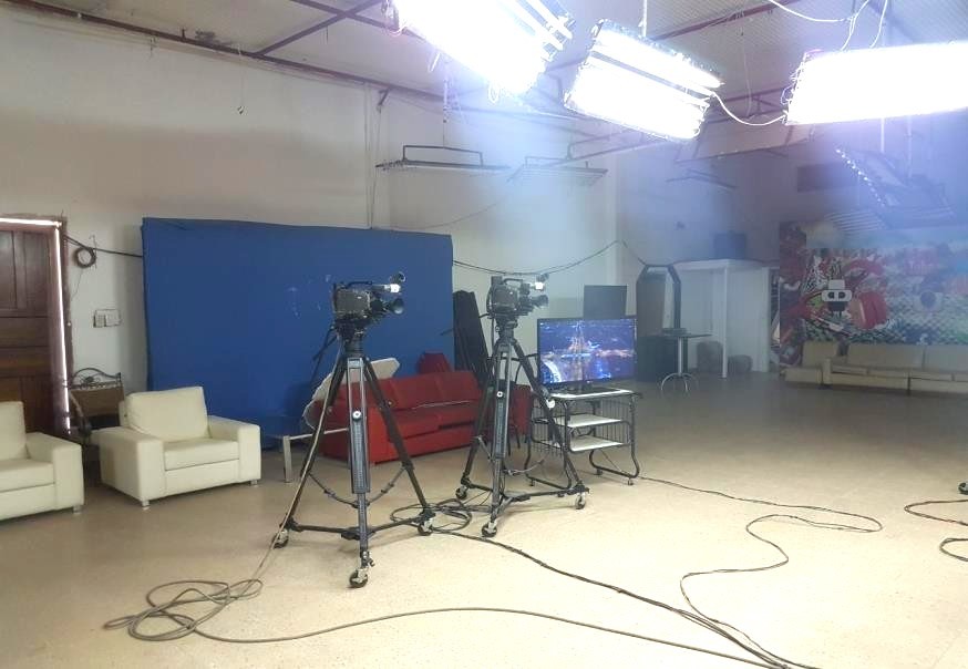 Casa en VentaCASA Y CANAL  EN VENTA -  SANTA CRUZ, BOLIVIA    
 9 dormitorios 4 baños 3 parqueos Foto 18