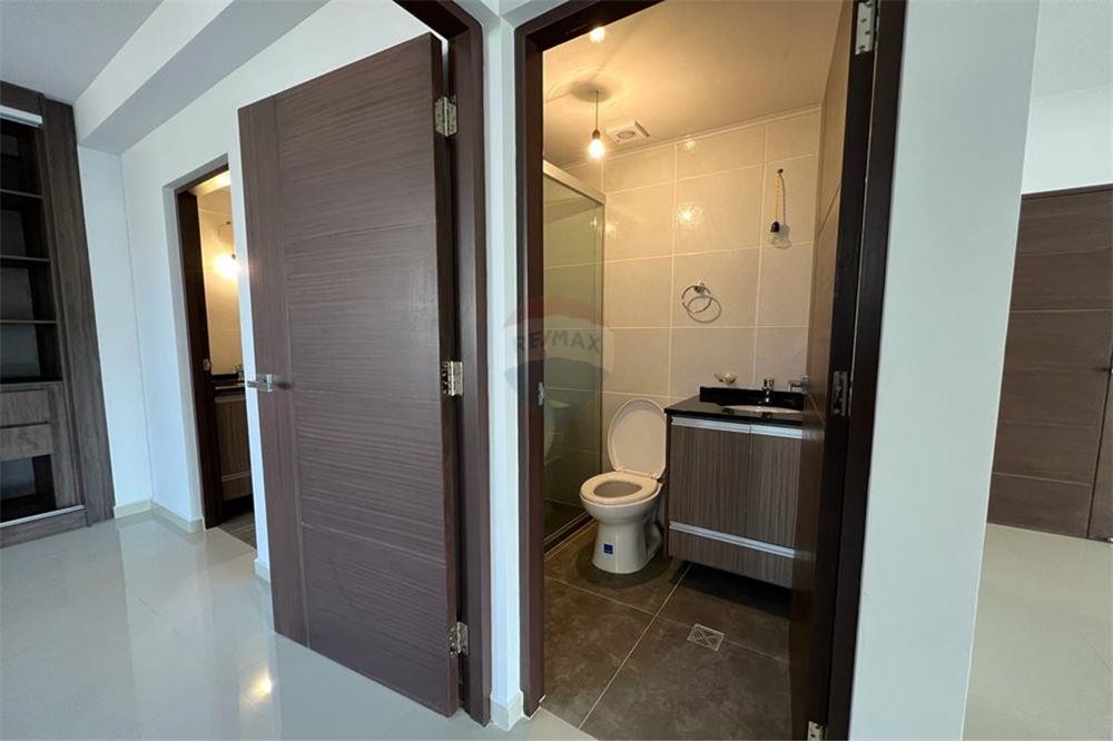 Departamento en VentaAv. Salamanca - Edificio Torre Manhattan 3 dormitorios 2 baños 1 parqueos Foto 8