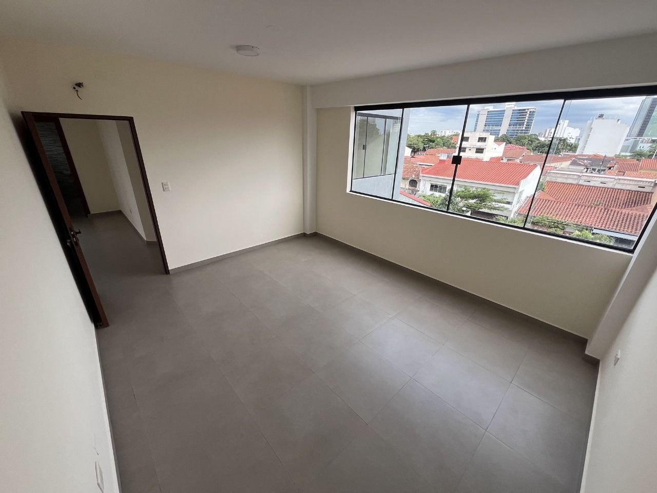 Edificio A 50 m. de la Av. Banzer (Tipo de cambio 7) Foto 14