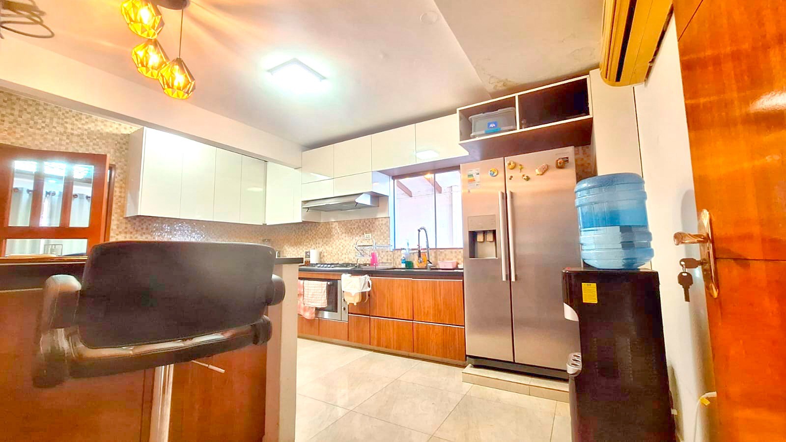 Casa <b>ZONA SUR SANTOS DUMONT - ENTRE 4to. Y 5to. ANILLO CASA EN VENTA</b> Foto 4