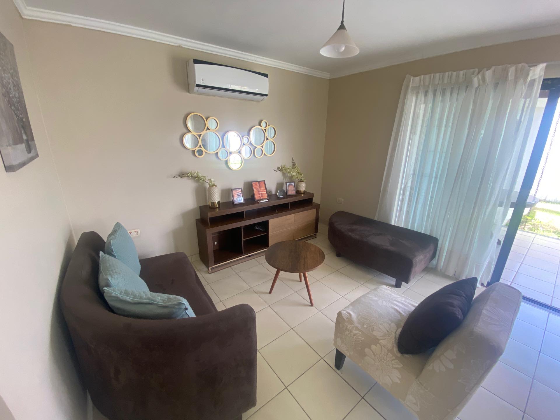 Casa en Entre 8vo y 9no anillo Norte en Santa Cruz de la Sierra 4 dormitorios 4 baños 2 parqueos Foto 3
