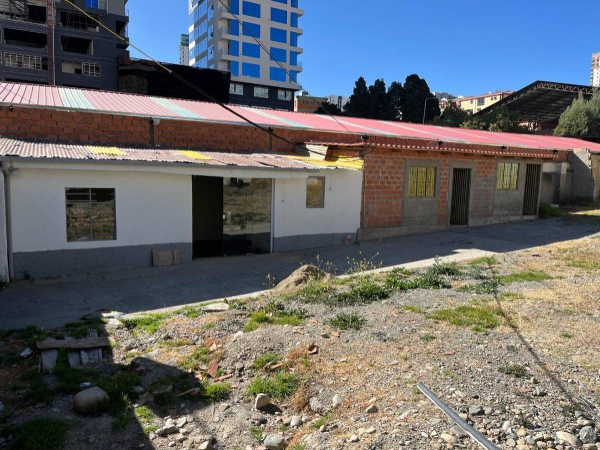 En Alquiler a Bs 17,000 Foto 2