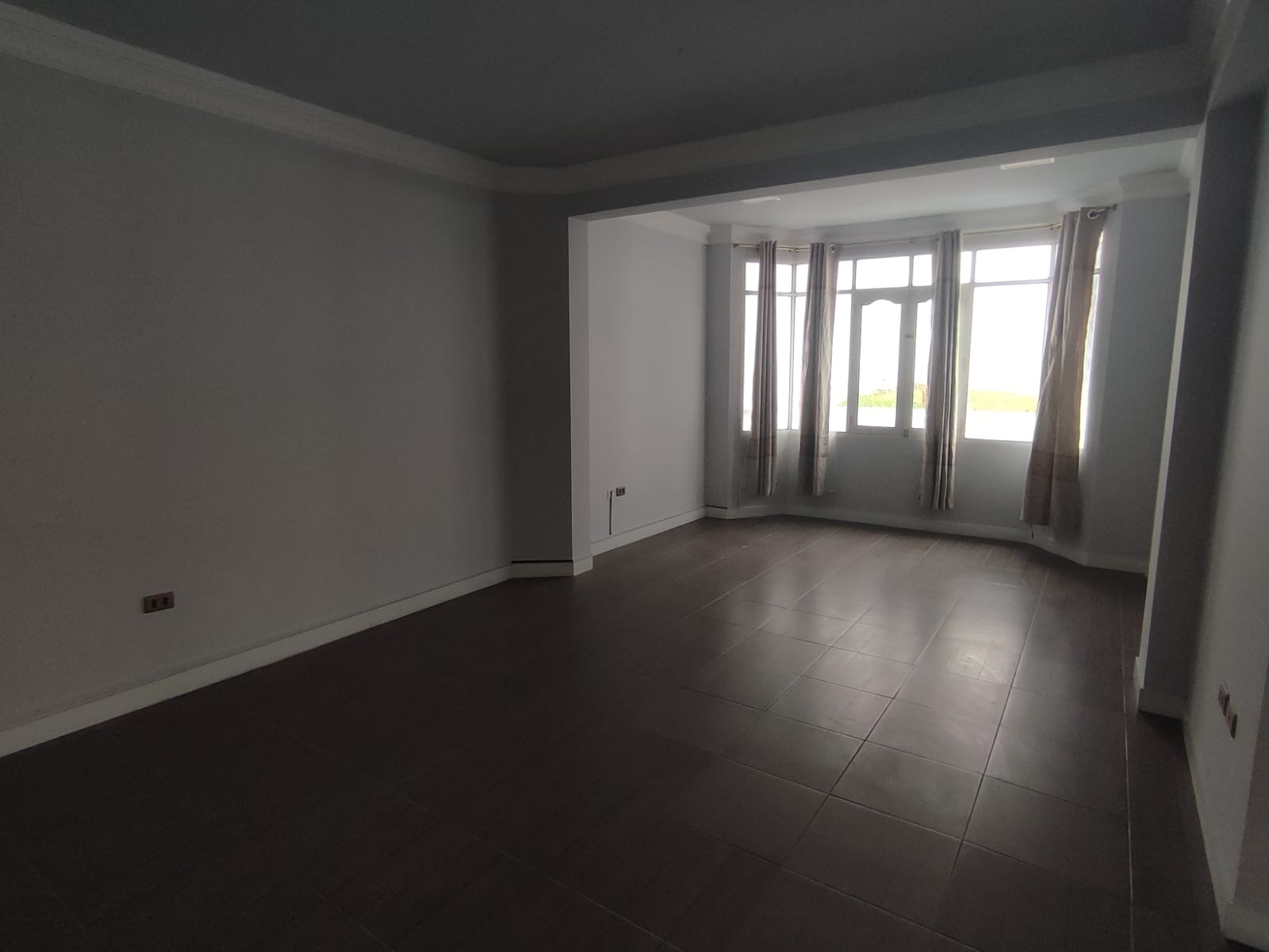 Casa en VentaAMANCAYAS 4 dormitorios 3 baños 4 parqueos Foto 3