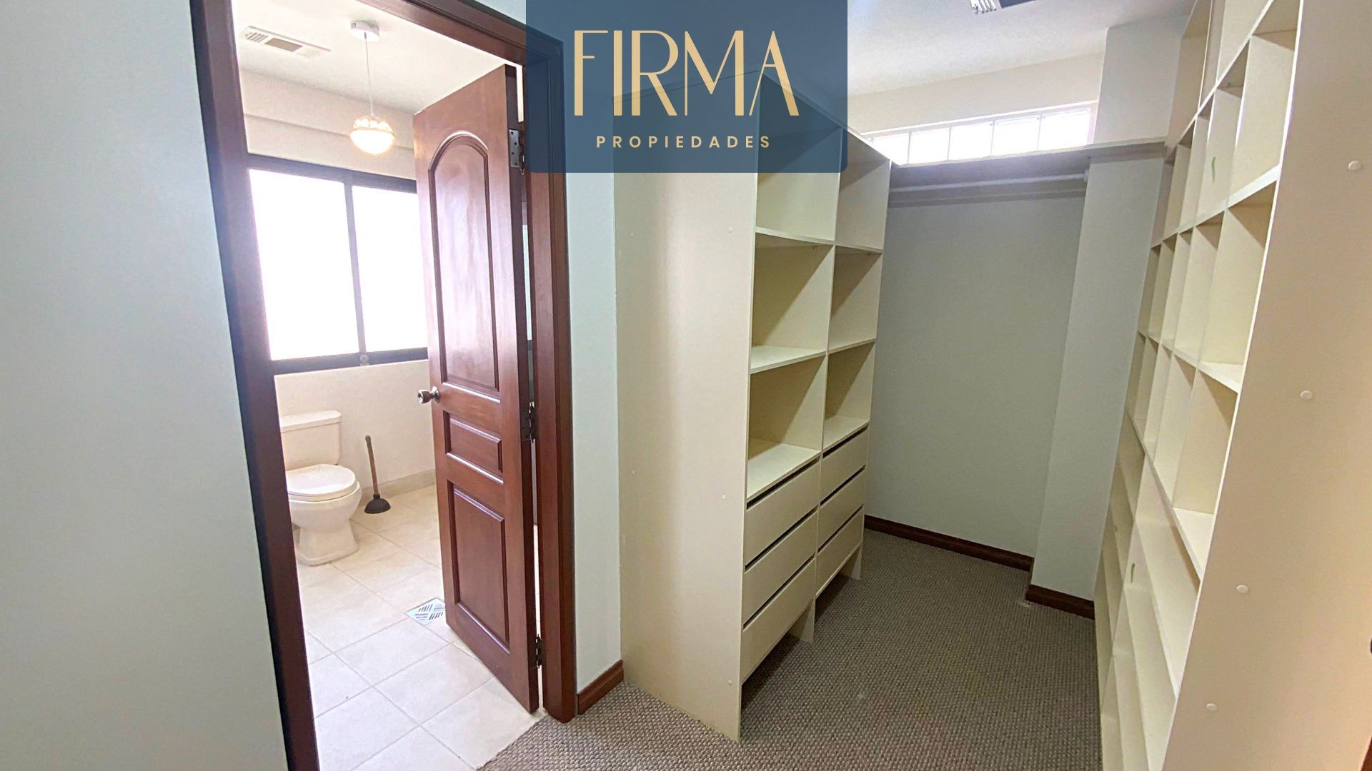 Casa en VentaLas Lomas de Achumani  3 dormitorios 3 baños 2 parqueos Foto 7