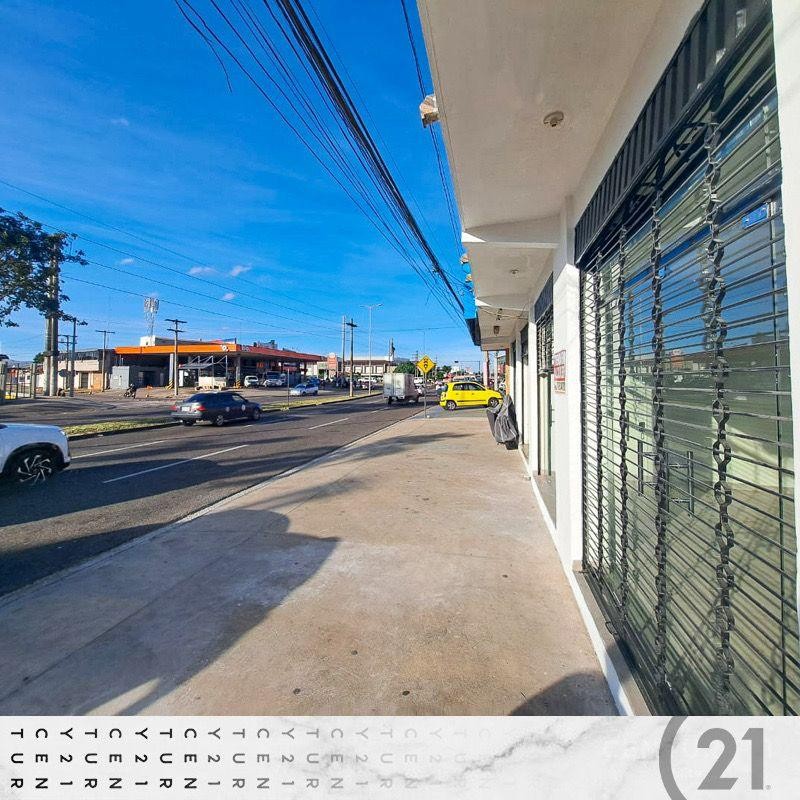 Local comercial en Entre 2do y 3er anillo Norte en Santa Cruz de la Sierra  1 baños  Foto 2