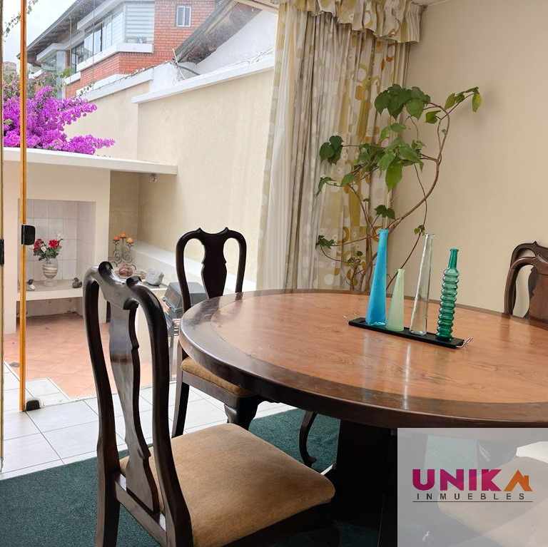 Casa en Venta🏡 HERMOSA CASA AMPLIA Y LLENA DE SOL EN VENTA, EN EL LUGAR MAS CÉNTRICO DE ACHUMANI 4 dormitorios 5 baños 4 parqueos Foto 6