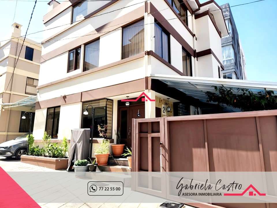 Casa en Achumani en La Paz 4 dormitorios 5 baños 3 parqueos Foto 2