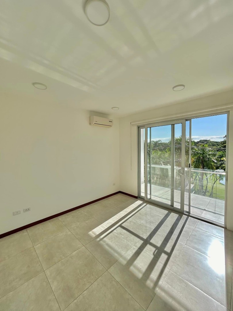 Departamento en Las Palmas en Santa Cruz de la Sierra 2 dormitorios 2 baños 1 parqueos Foto 8