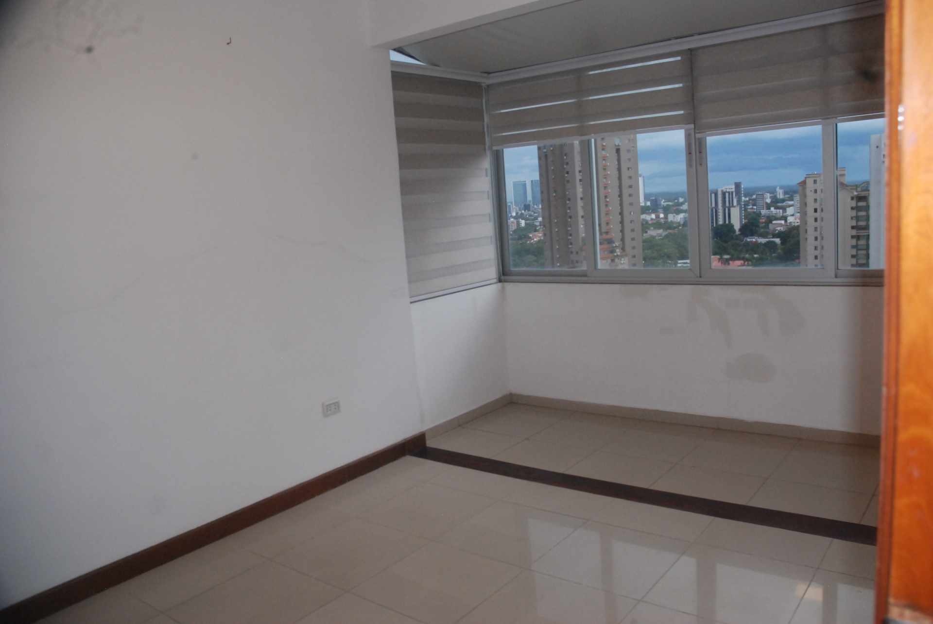 Departamento en Venta Z/ Norte, cerca plaza del Estudiante, HERMOSO PENTHOUSE 3D 200M2 Foto 10